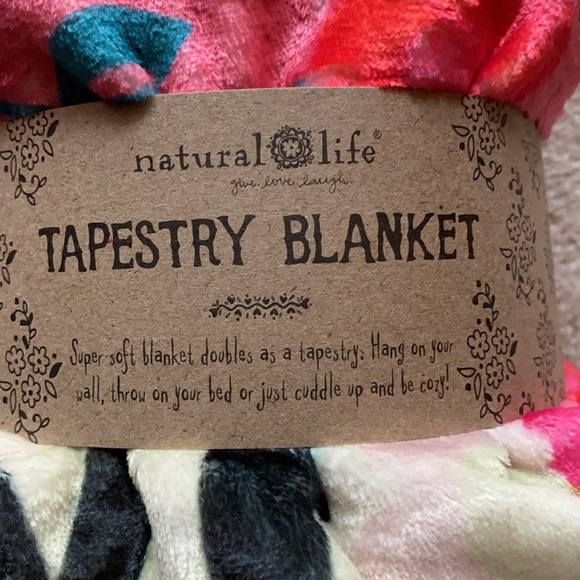 LAST 1 - NEW tapestry/blanket “Live Happy” - Picture 3 of 6